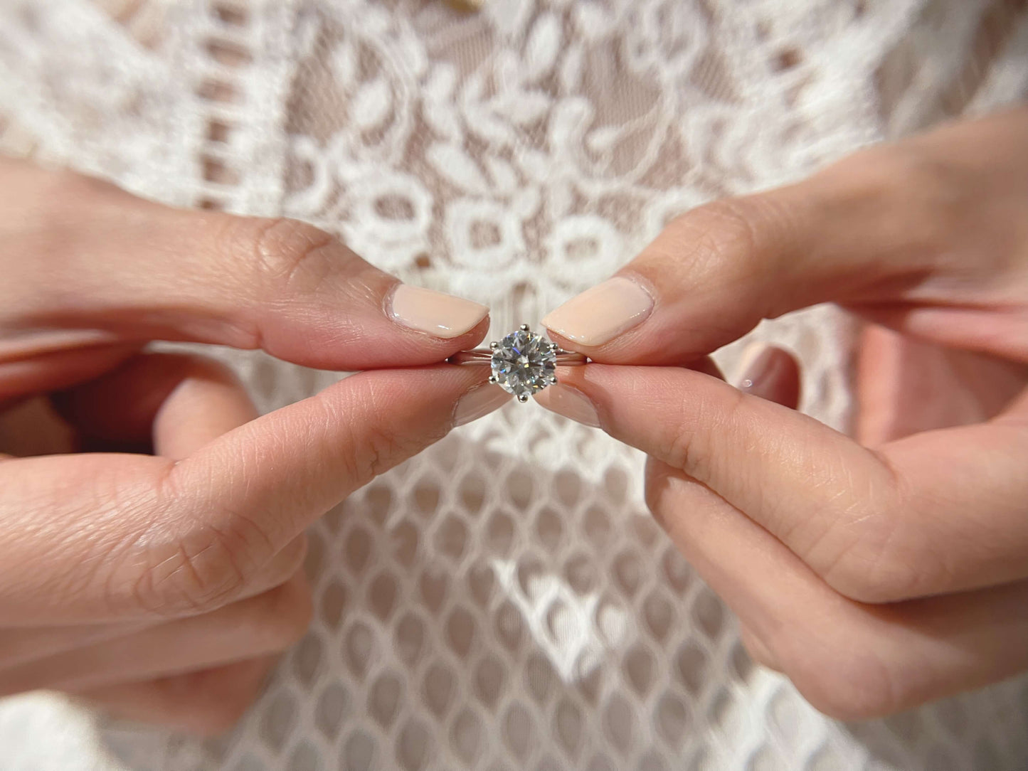  Moissanite Luxury Jewelry | Audrey Solitaire Engagement Ring 2 Carat | AuroraGem